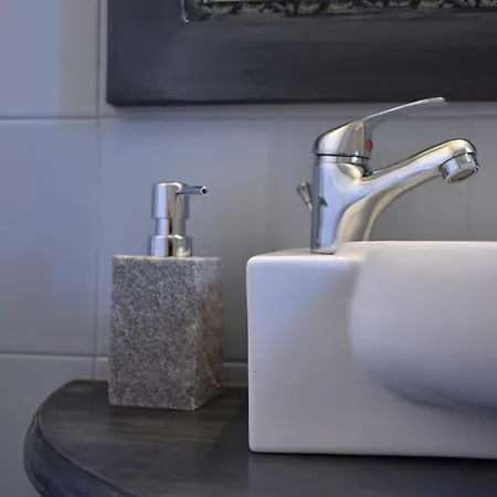 Studio Kostas Konukevi *