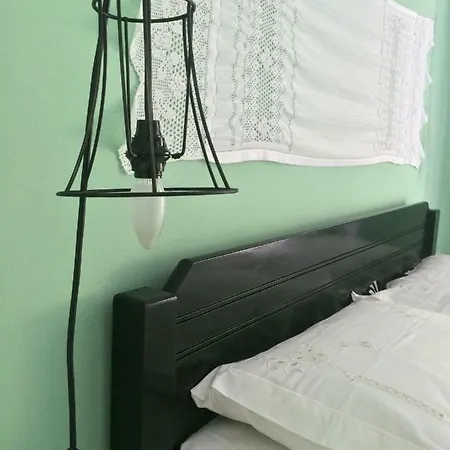 Konukevi Studio Kostas Asprogerakata